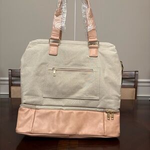 Stylish Weekender/Travel Duffle w/Shoe Compartment